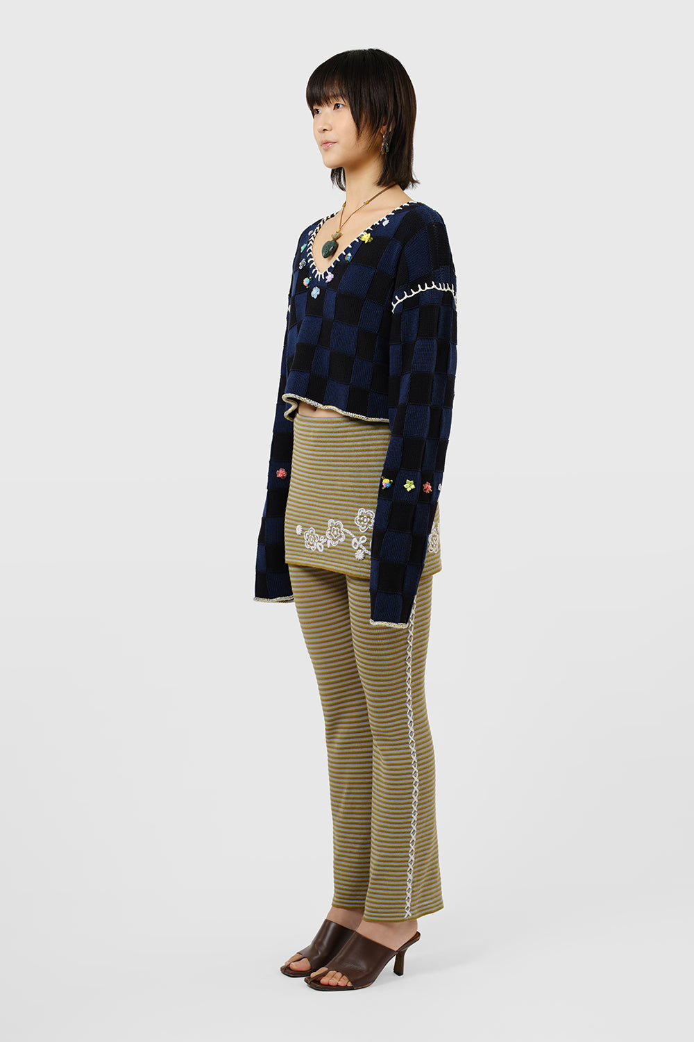 Embellished Check V-neck Cropped Pullover