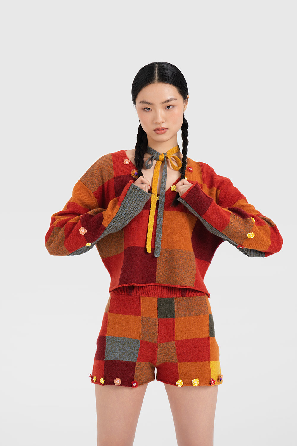 Checked V-neck Crop Pullover