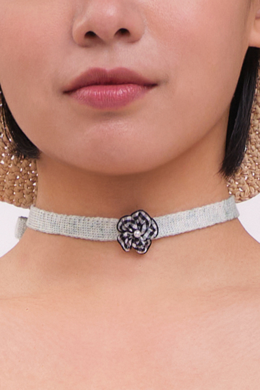 Choker in Mint Linen