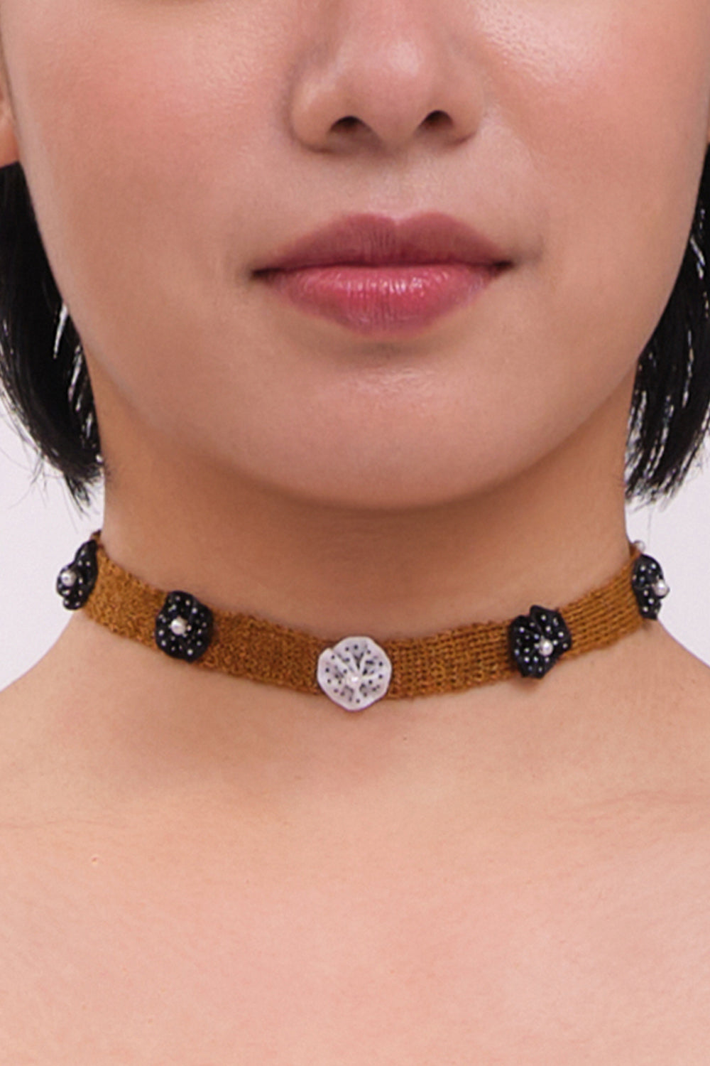 Choker in Brick Linen