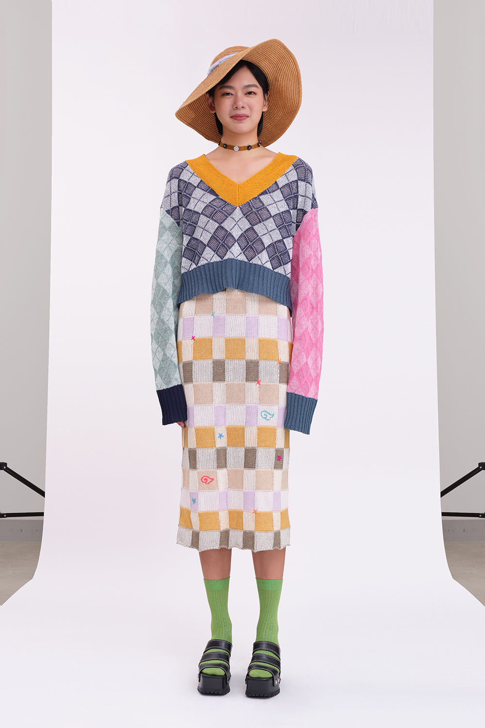 Argyle Long Sleeve Cropped V-Neck Pullover