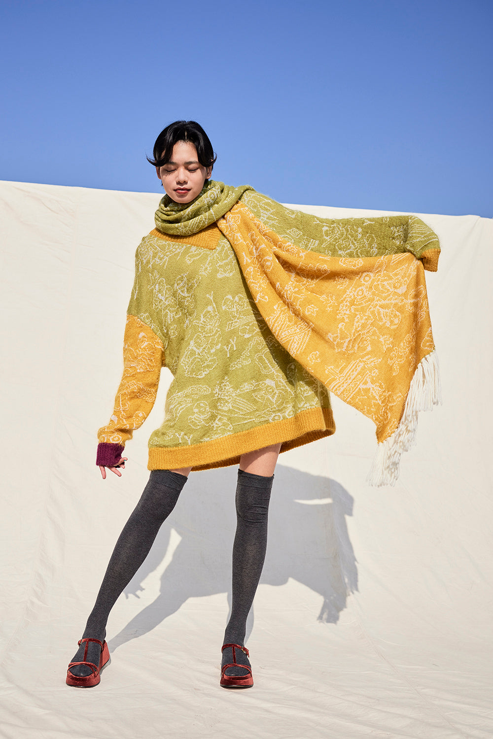 Momo Laza Oversized V-neck Dress