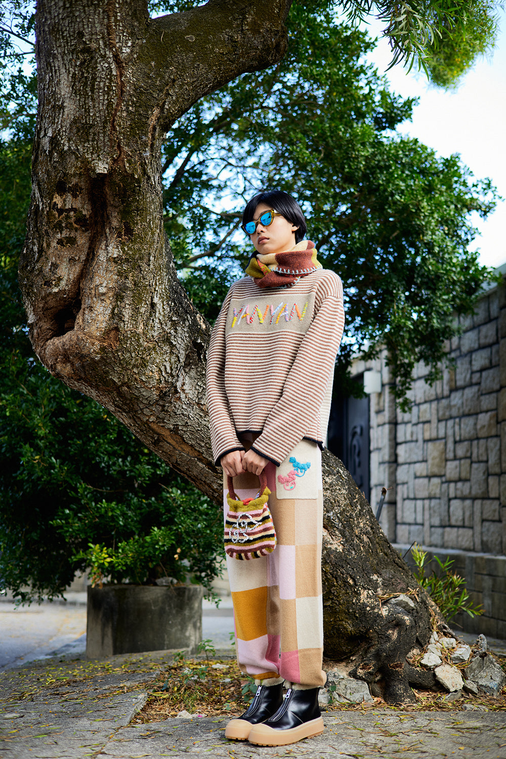 ella_selectshop　corduroy ribbon pullover Logo Oversized Crew Pullover