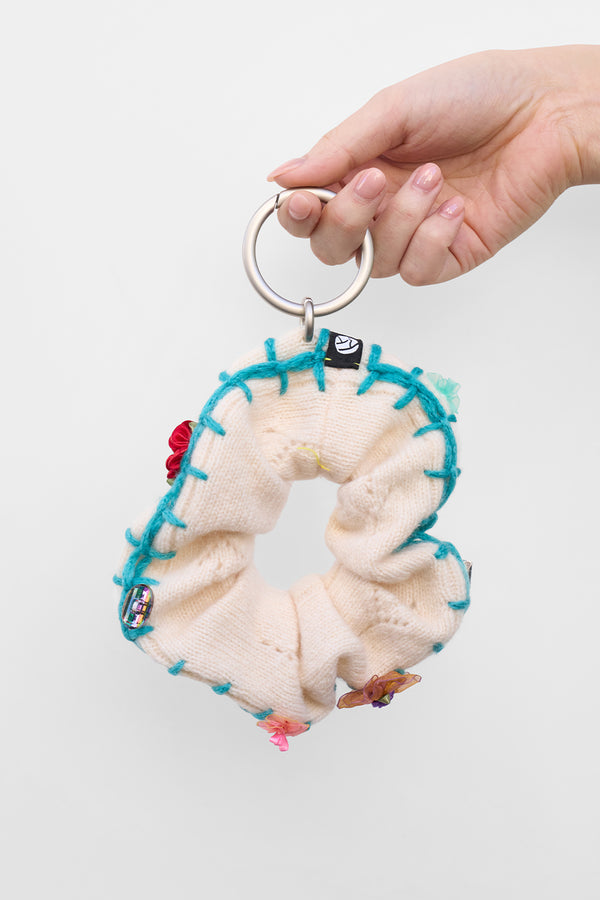 Ribbon Scrunchie Charm in Chalk Lambswool