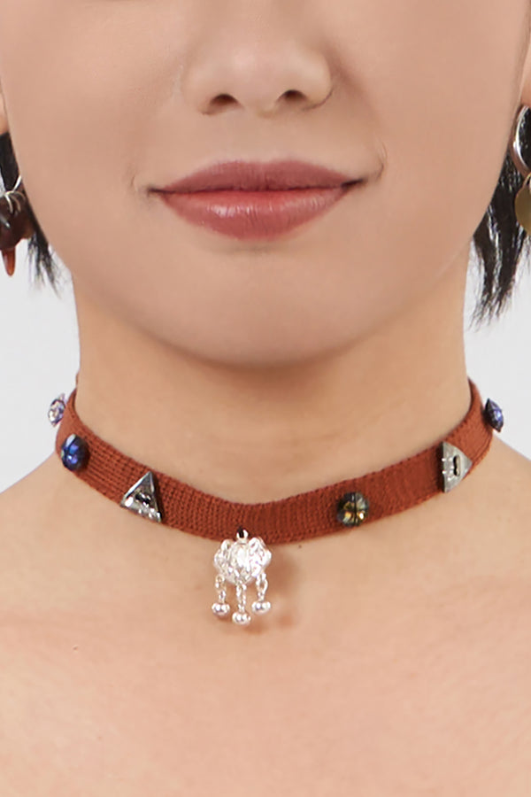 Choker in Brick Lambswool with Platinum Charm and Acrylic Stones