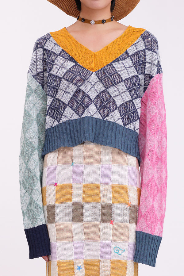 Argyle Long Sleeve Cropped V-Neck Pullover in Colorblock Linen