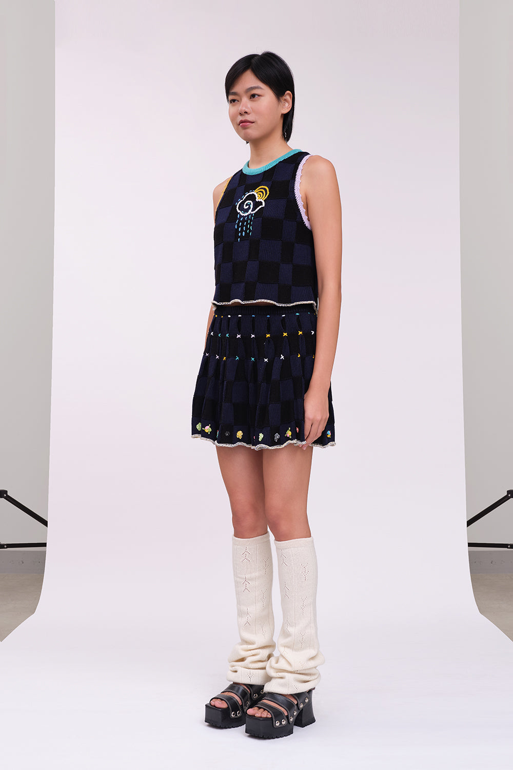 Plaited Check Tank