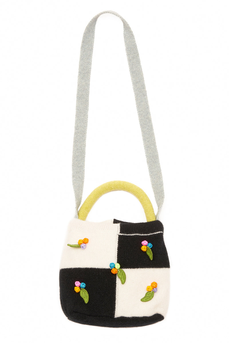 Kids Rosie Pouch in Black/White Lambswool